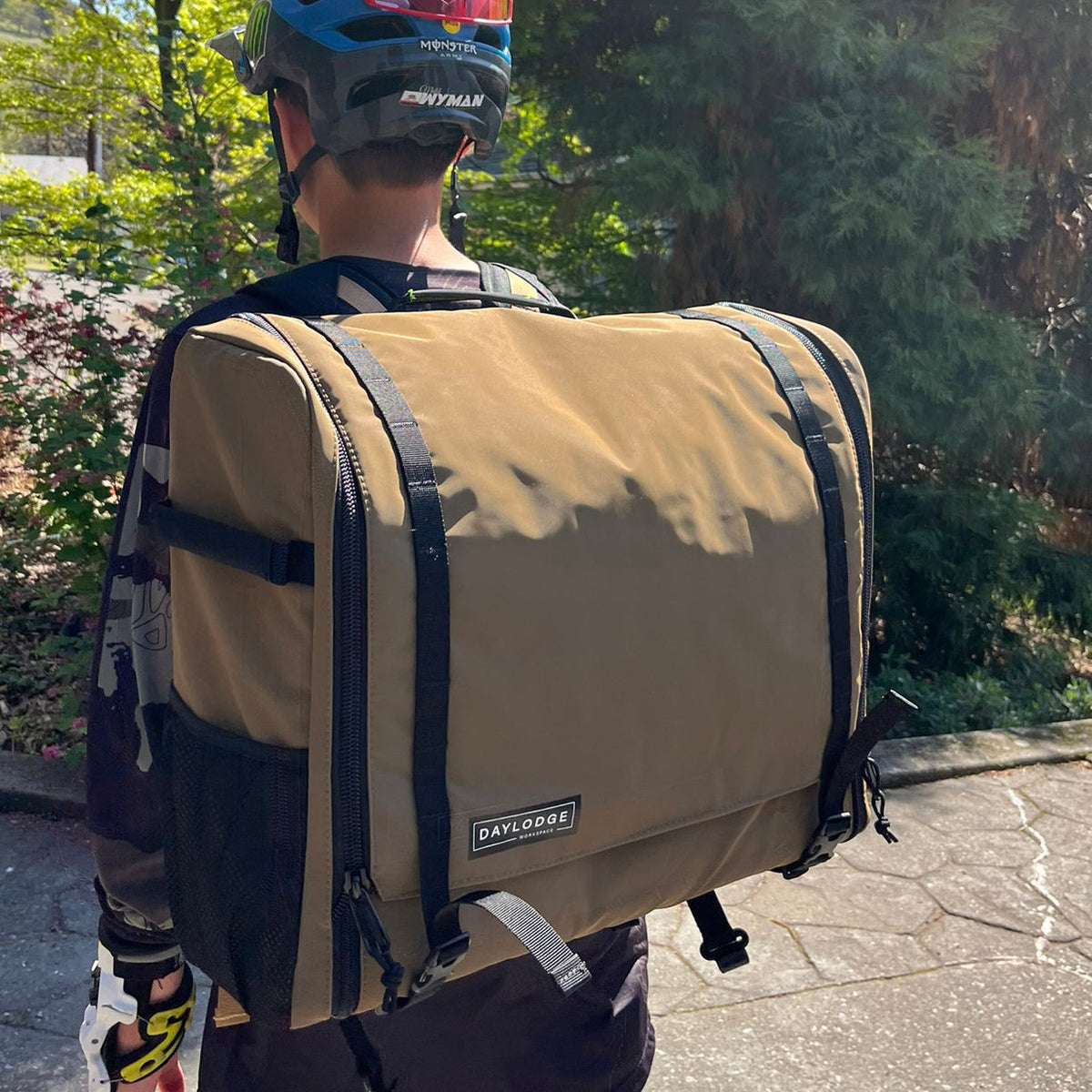 Workspace worn with the Backpack Straps