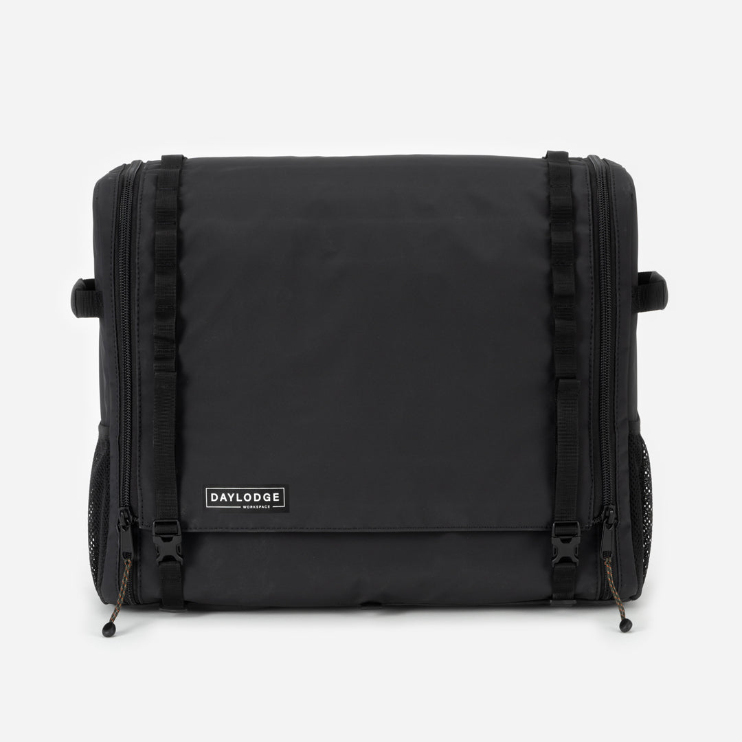 Workspace bag closed, front view, Black D1200